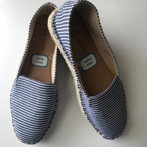 NEW Time and Tru Blue/White Espadrilles. Size 9 Wide.